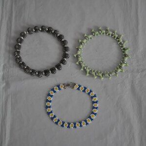 Lot 3 Bracelets Trrtlz Gray Monkeys Green Giraffes Blue White Yellow Chamomiles
